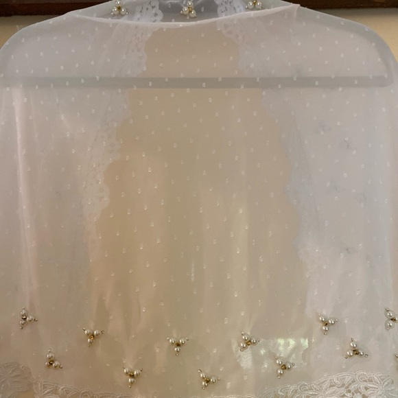NWT unique beaded flowers handmade white color fancy bride scarf Chapel Veil - Picture 7 of 7